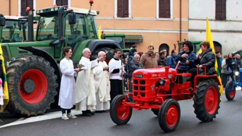 Benedizione mezzi agricoli