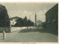 Chiesa e via centrale agli inizi del secolo scorso.