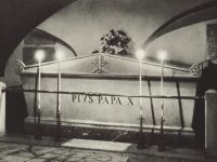 La seconda tomba di Pio X, ora nella chiesa Parrocchiale di Riese Pio X