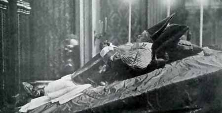 Pope Pius X during his lying in state